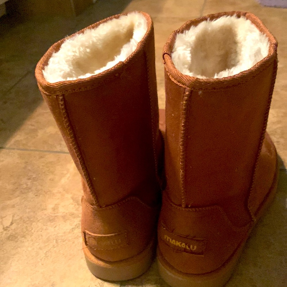 Cute boots with the fur! - Picture 2 of 4